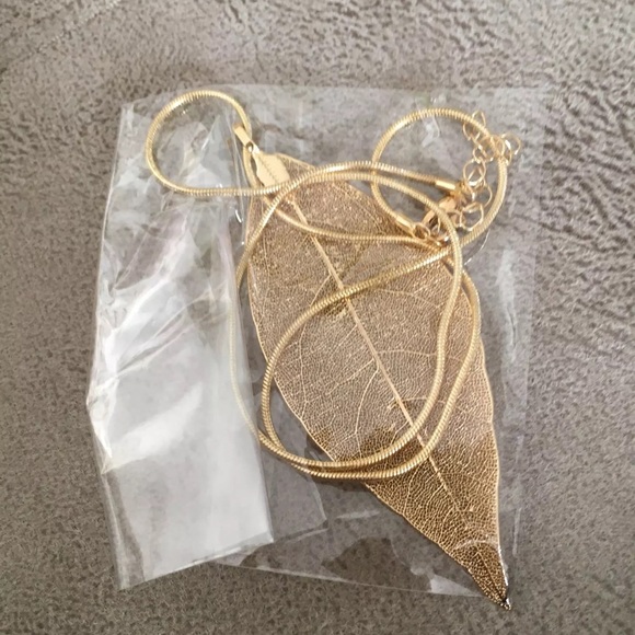 A New Leaf Necklace - Picture 3 of 3